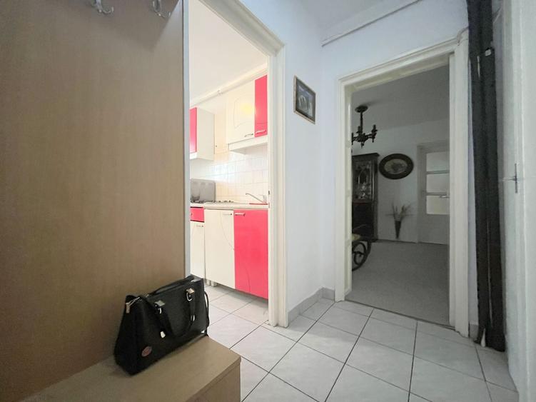 Apartament cu 2 camere semidecomandat, mobilat în Tipografilor