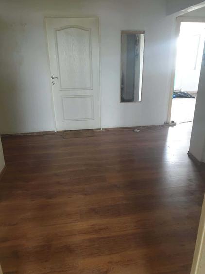 Apartament cu 4 camere decomandat în Micro 16