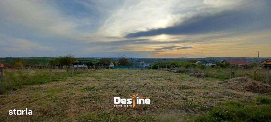 Teren de 974 mp, în Bucium