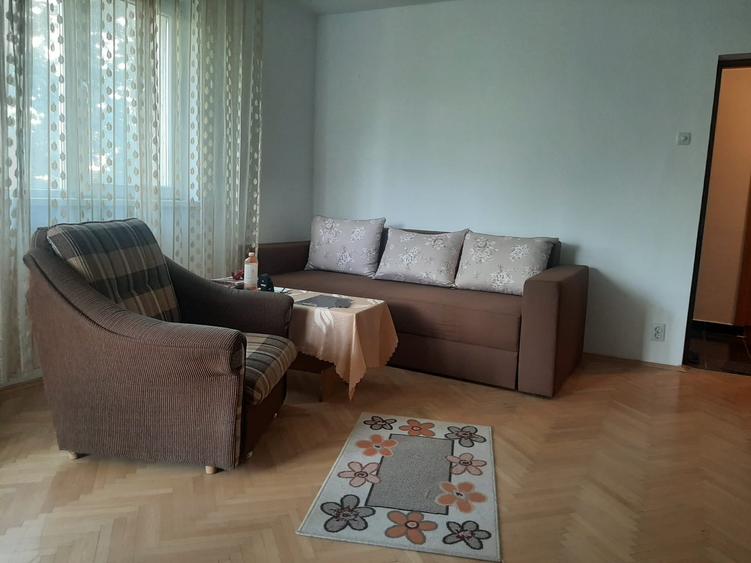 Apartament cu 2 camere semidecomandat, mobilat în Titan — fotografia 3