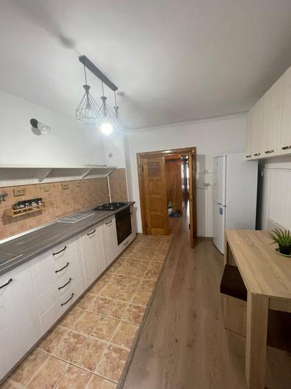Apartament 3 camere de inchiriat - 1