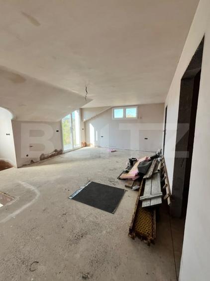 Casă individuală cu 5 camere cu Canalizare în Sud