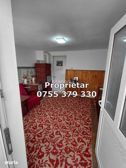 Vand Casa cu 2 construc?ii, garaj, beci, anexe, teren 655 mp Hunedoara