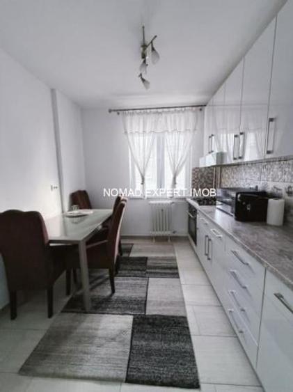 Apartament cu 3 camere în Gorjului