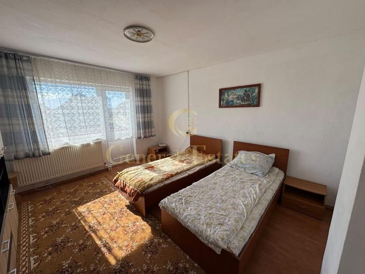 Casă individuală cu 4 camere cu Teren 120 Mp în Stupini