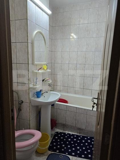 Apartament cu 3 camere decomandat, mobilat în Soarelui