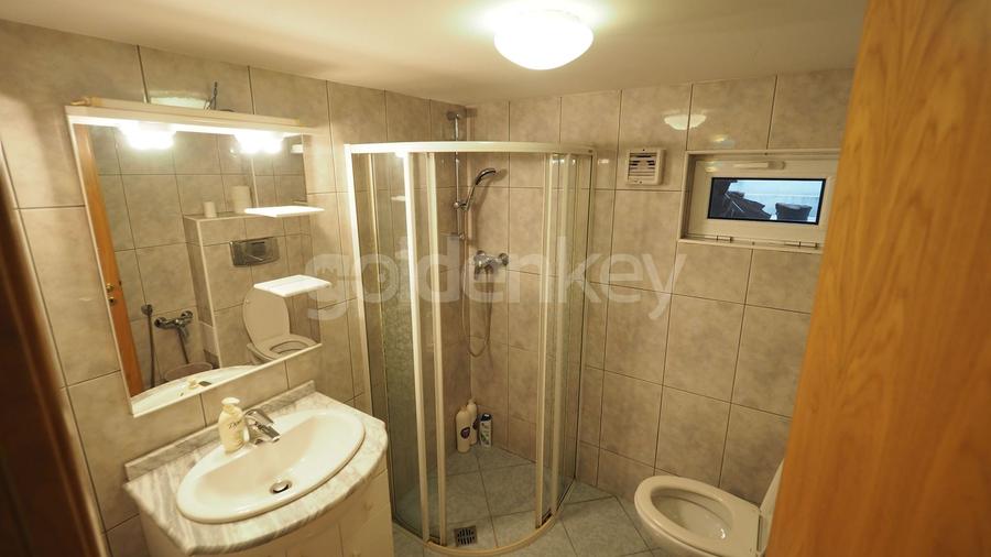 Casă individuală cu 8 camere cu Canalizare în Herăstrău