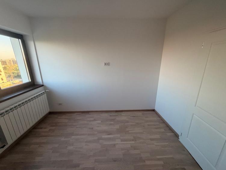 Apartament cu 3 camere decomandat, mobilat în Băneasa