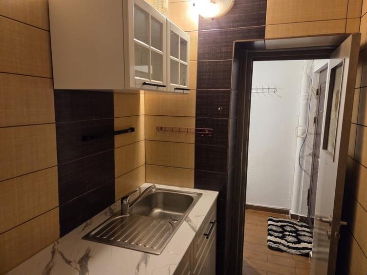 Apartament cu 2 camere semidecomandat, mobilat în Micro 9