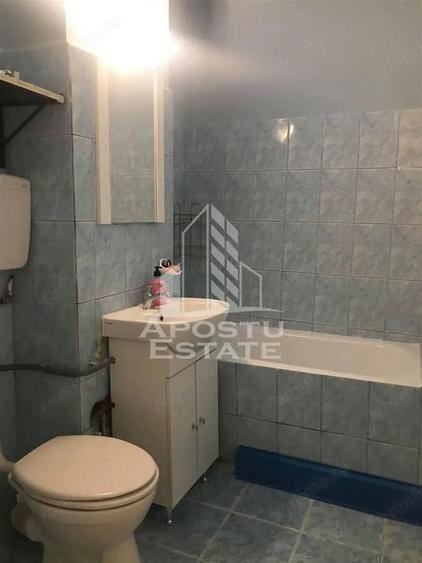 Apartament cu 2 camere semidecomandat în Girocului