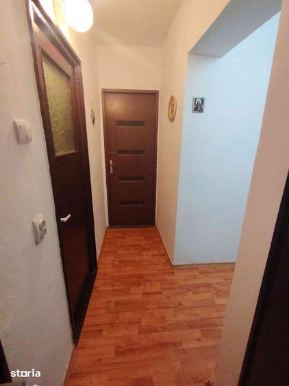 Apartament cu 4 camere decomandat în Cetate