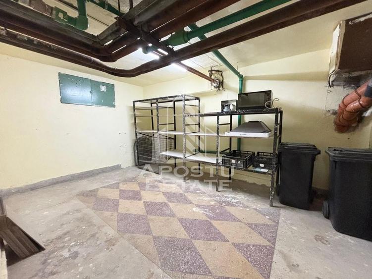Apartament cu 4 camere decomandat în Medicină