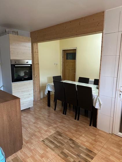 Casă cu 4 camere în Văleni-Dâmbovița