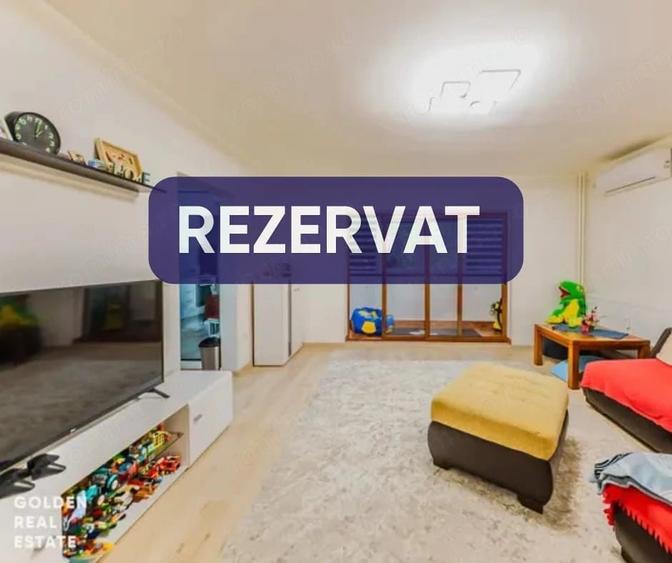 Apartament cu 3 camere semidecomandat în Miorița
