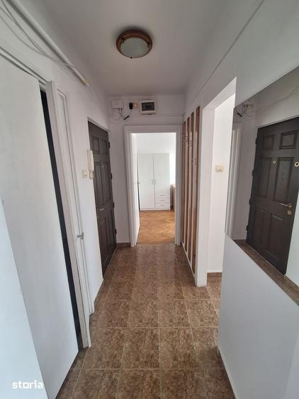 Apartament cu 3 camere în Badea Cârțan