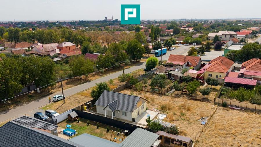 Casă individuală cu 3 camere cu Canalizare în Exterior Sud