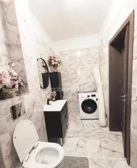 Apartament cu 3 camere decomandat, mobilat în Regie