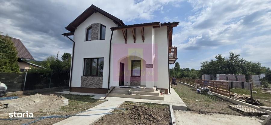 Vila cu 4 camere de vanzare in Brebu - 3