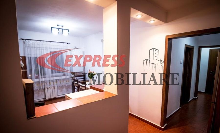 Apartament cu 3 camere decomandat în Dristor