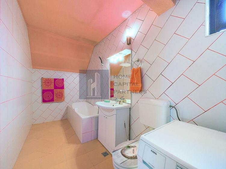 Casă individuală cu 6 camere cu Canalizare în Central