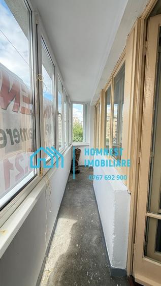 Apartament cu 3 camere semidecomandat, mobilat în P-ța Amzei