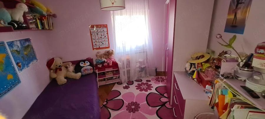 Apartament cu 4 camere decomandat în Șagului