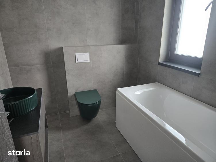 Casă cu 3 camere semidecomandat cu Teren 240 Mp în Central
