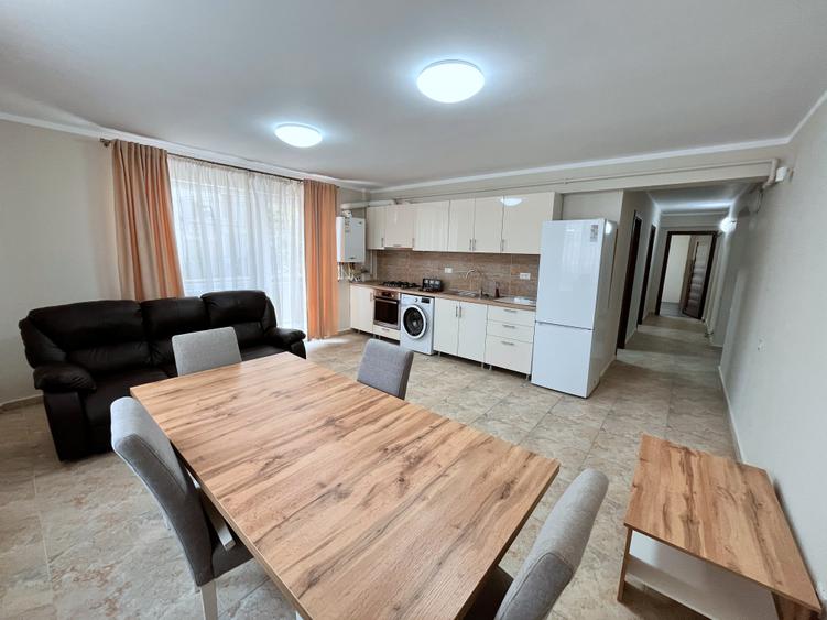 Apartament cu 3 camere semidecomandat în Florești