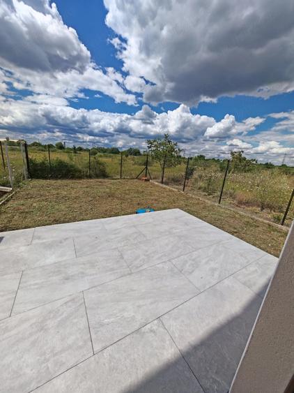 Duplex cu 3 dormitoare, 1 living, 2 bai, 1 bucatarie,terasa ?i curte. - 6