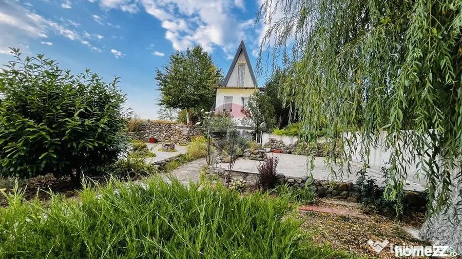 Casă cu 4 camere cu Teren 959 Mp în Lăzăreni