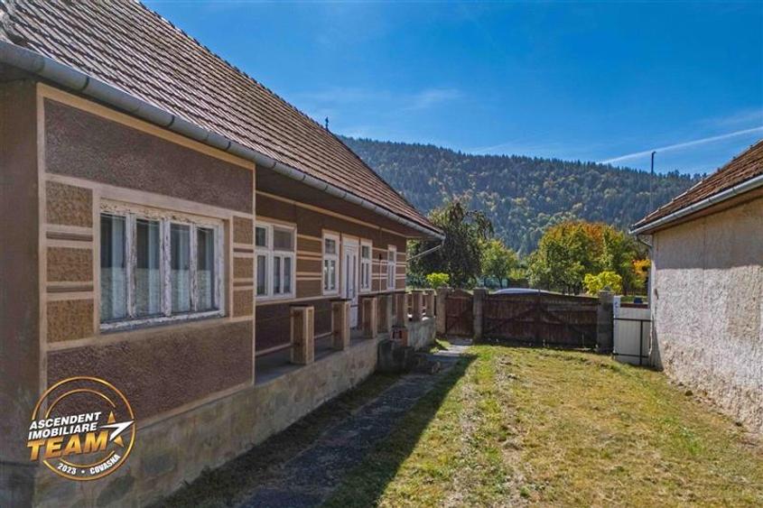 Casă individuală cu 3 camere cu Teren 659 Mp în Central