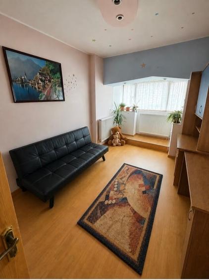 Apartament cu 4 camere decomandat, mobilat în Ștefan cel Mare