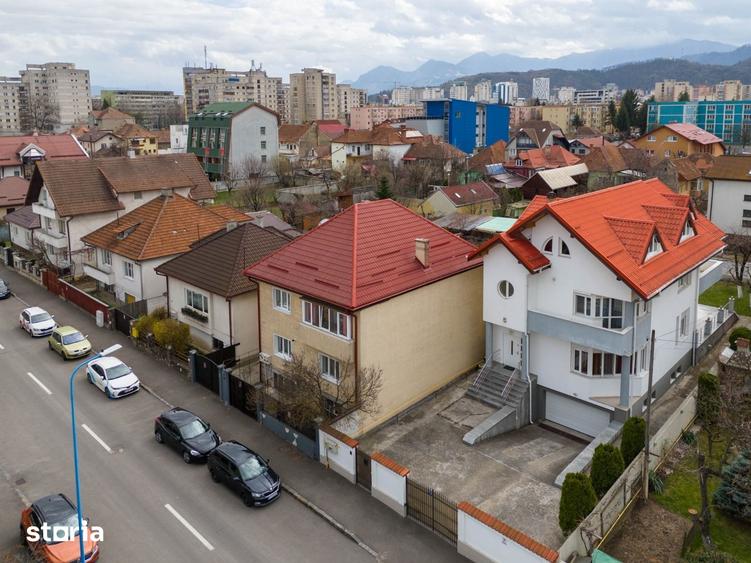 Apartament cu 3 camere decomandat în Centrul Istoric