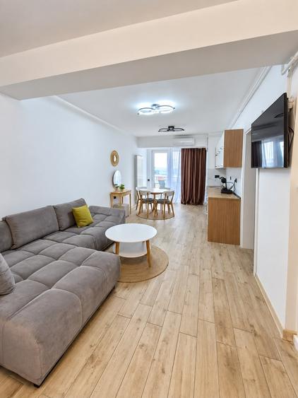Apartament cu 2 camere semidecomandat, mobilat în Năvodari