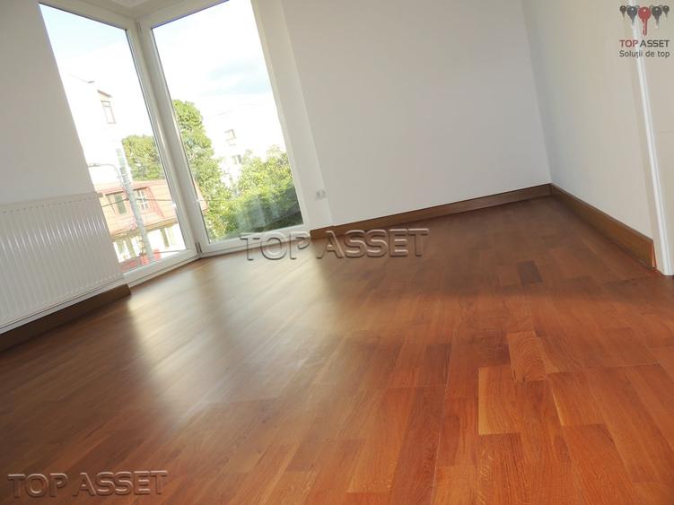 Apartament cu 3 camere semidecomandat în Parcul Circului