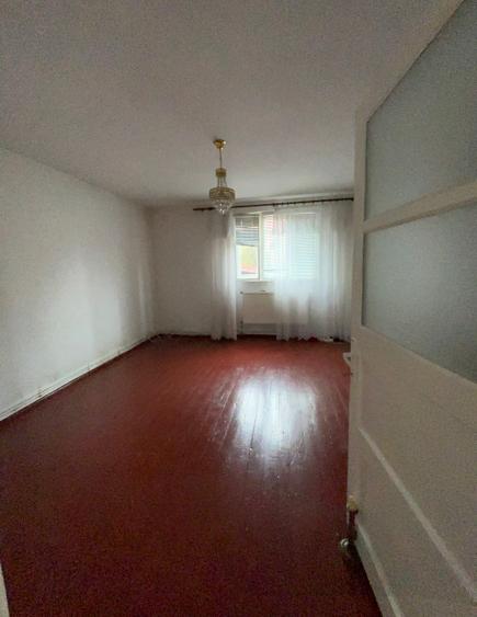Casă cu 4 camere cu Teren 414 Mp în Dâmbul Rotund