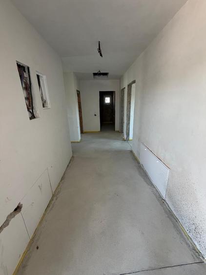 Casă individuală cu 4 camere cu Canalizare în Dragomirești-Vale