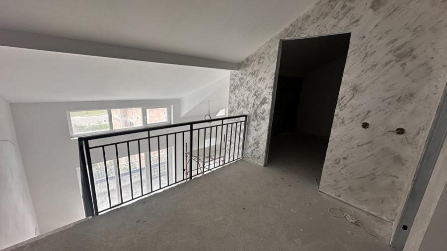 Apartament cu 3 camere semidecomandat în Vest
