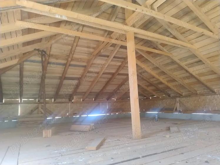 Casă cu 3 camere cu Teren 2860 Mp în Central