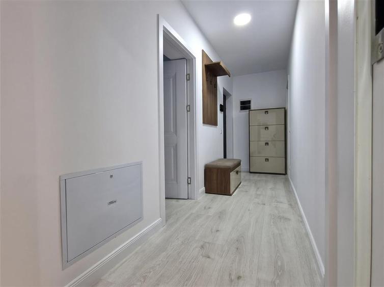 Apartament cu 3 camere decomandat în Ipotești