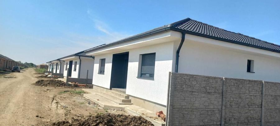 Casă cu 3 camere în Exterior Vest