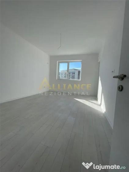 Apartament cu 3 camere decomandat în Apărătorii Patriei