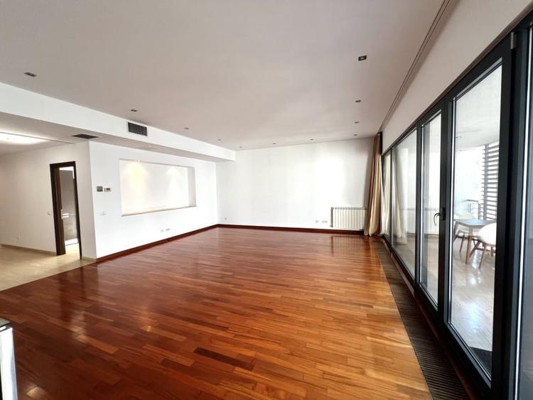 Apartament cu 4 camere decomandat, mobilat în Dorobanți