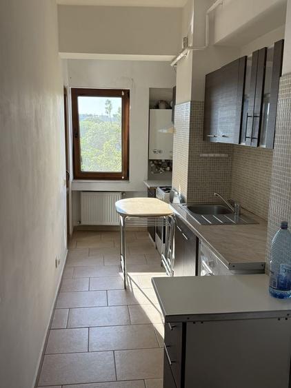Apartament cu 2 camere semidecomandat în Tătărași