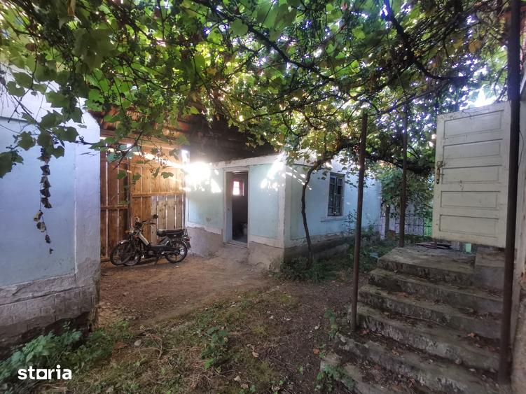 Casă cu 3 camere cu Teren 1356 Mp în Sâmbăta