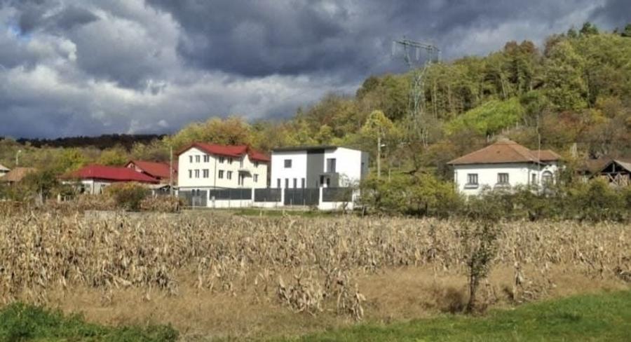 Casă cu 3 camere cu Teren 1620 Mp în Zigoneni