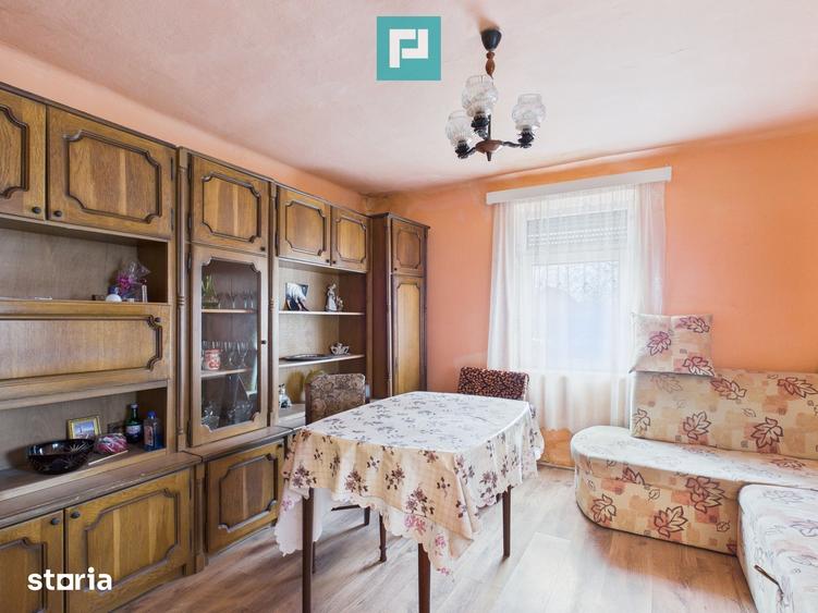 Casă cu 4 camere cu Teren 1473 Mp în Central