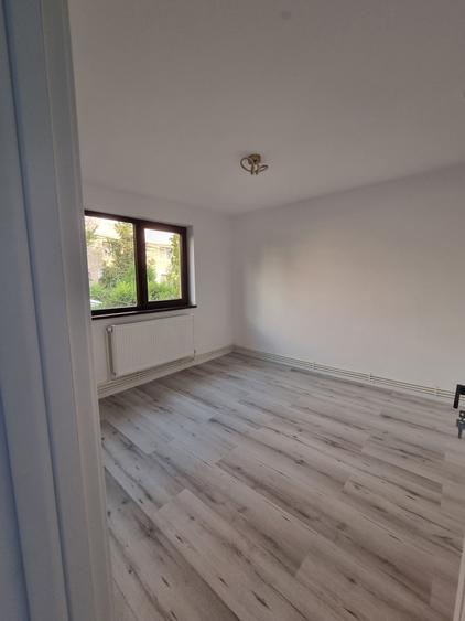 Apartament cu 2 camere decomandat în Micro 5