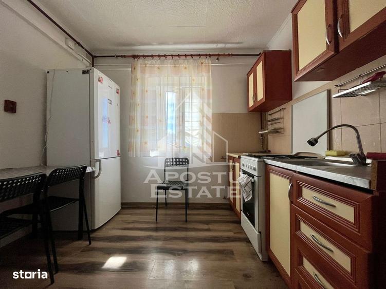 Apartament cu 2 camere, mobilat în Pârneava
