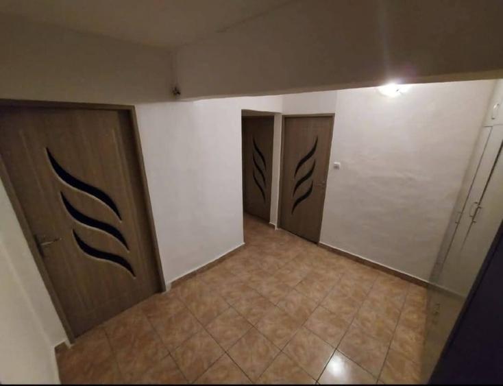 Apartament cu 3 camere decomandat, mobilat în Independenței